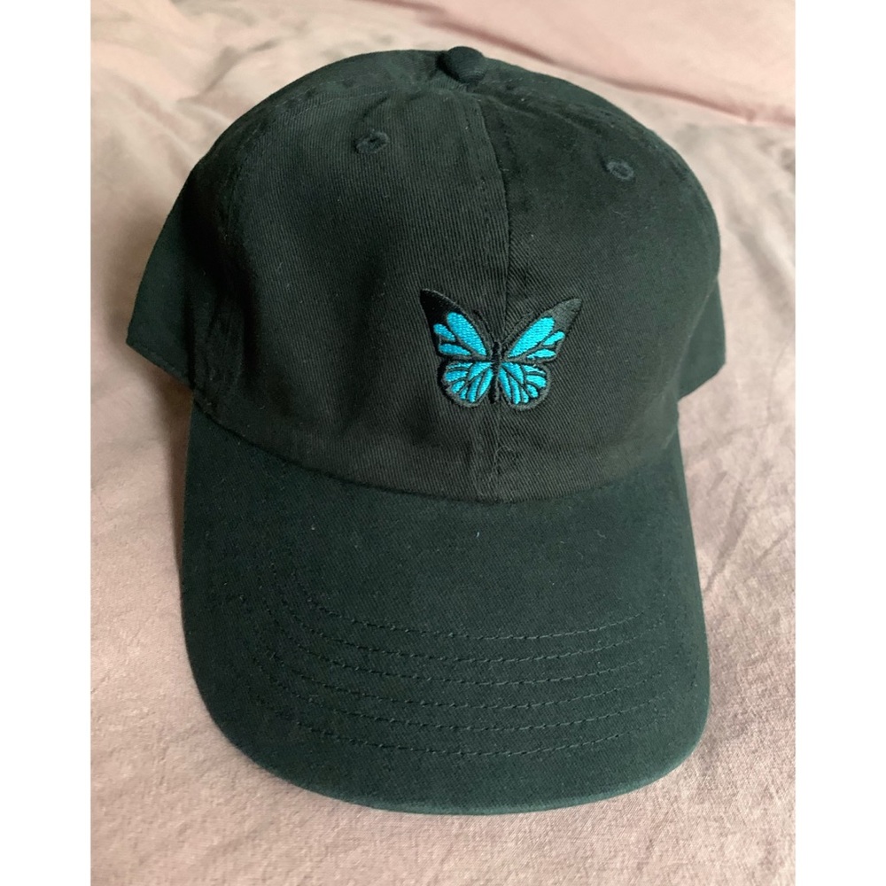 🆕 Black 🦋 Cap